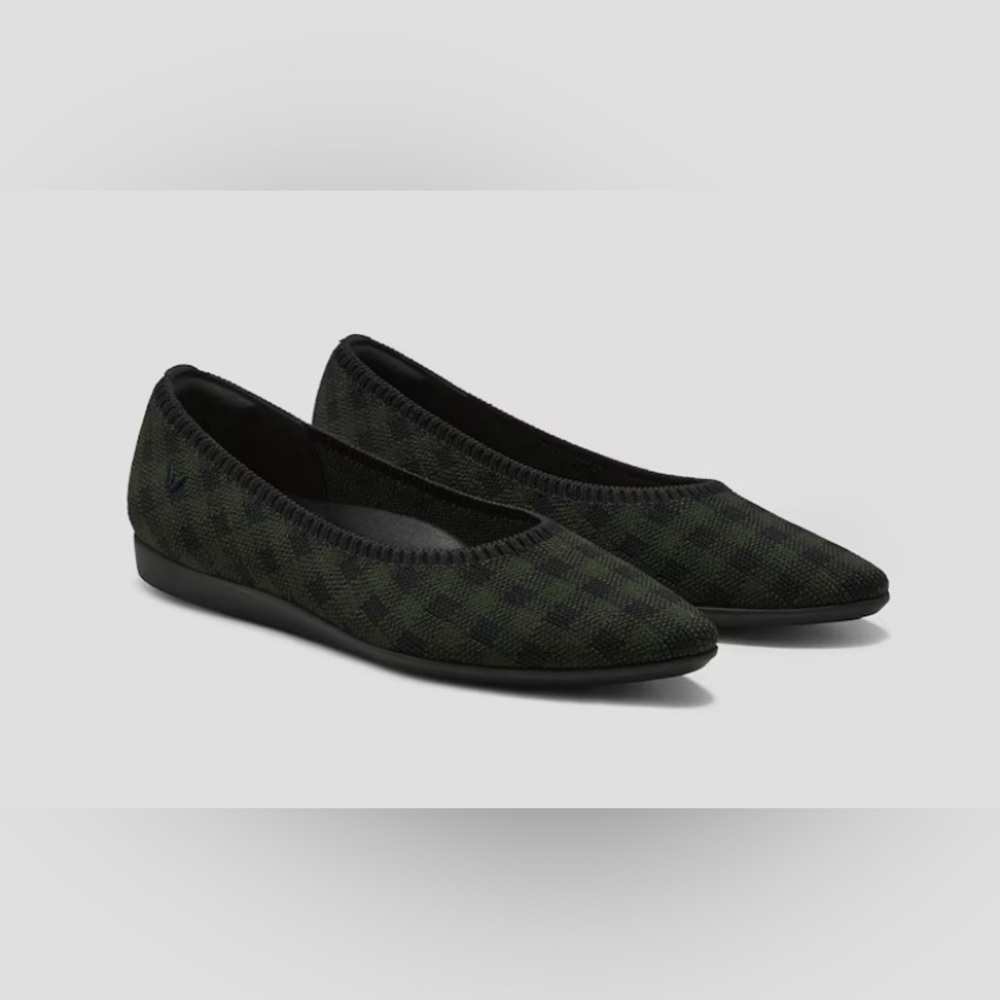 New! Vivaia Lightweight Pointed-Ballet Flats (Aria Walker) size EU 41 US 9.5